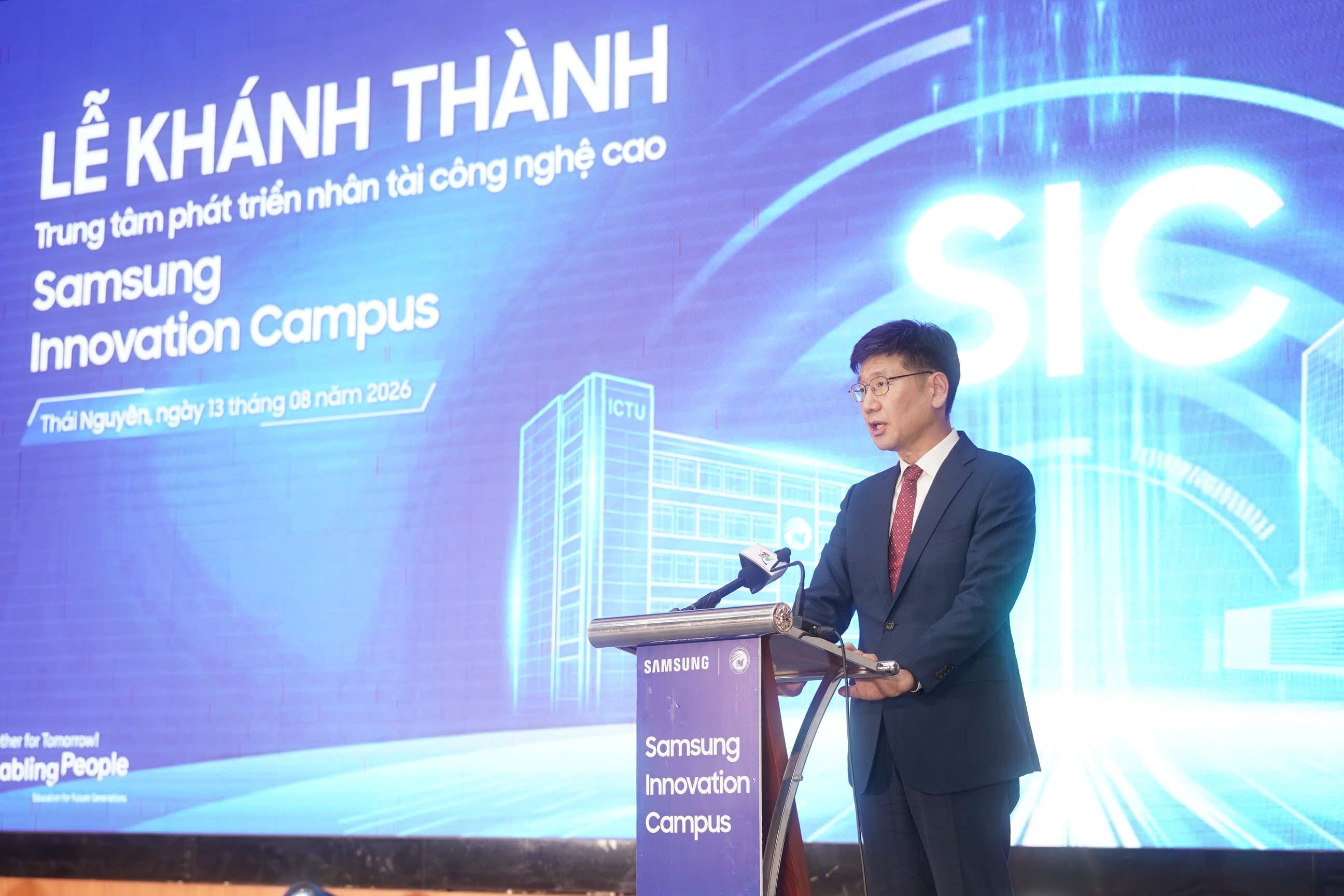 ong-na-ki-hong-tong-giam-doc-samsung-viet-nam-phat-bieu-tai-su-kien-1786666443.jpg