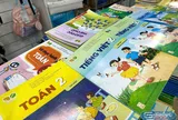 Sách giáo khoa dồi dào, phụ huynh yên tâm chuẩn bị cho năm học mới 2025-2026