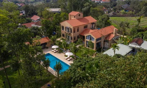 Ngỡ ngàng với biệt thự rộng lớn kết hợp kiến trúc đồng quê Việt - Pháp