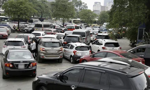 Các trung tâm đăng kiểm Hà Nội lại có nguy cơ ùn tắc