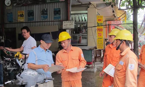 Khách hàng dùng nhiều điện “tá hỏa” với biểu giá bán lẻ mới