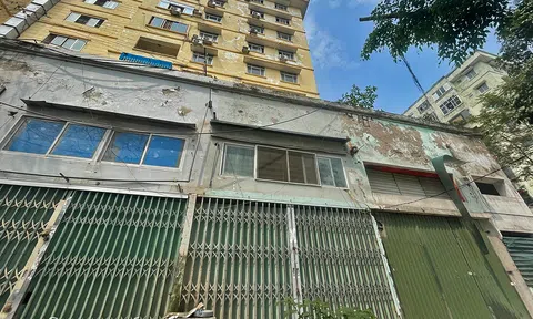 Hà Nội: Hàng loạt ki -ốt kinh doanh ở khu tái định cư Đồng Tàu quây tôn bỏ không