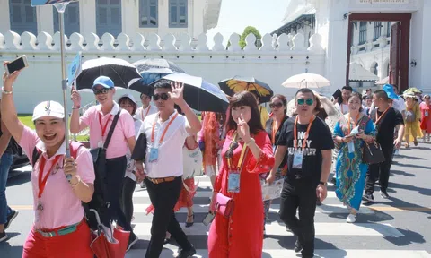 Du khách Trung Quốc đổ xô du lịch ở các nước miễn visa