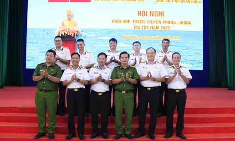Vùng 4 Hải quân phối hợp Công an Khánh Hòa tuyên truyền phòng, chống ma túy năm 2025