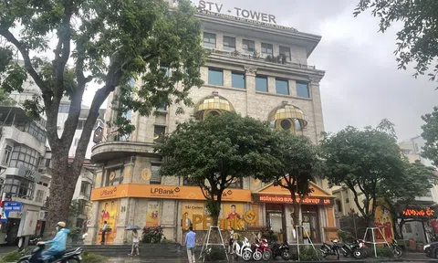 Cận cảnh tòa nhà 7 tầng trên đất vàng của Tân Hoàng Minh liên tục bị ngân hàng "đại hạ giá"