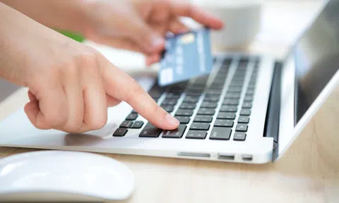 Người Việt sẵn sàng chi 4 tháng lương để mua thiết bị điện tử qua mạng