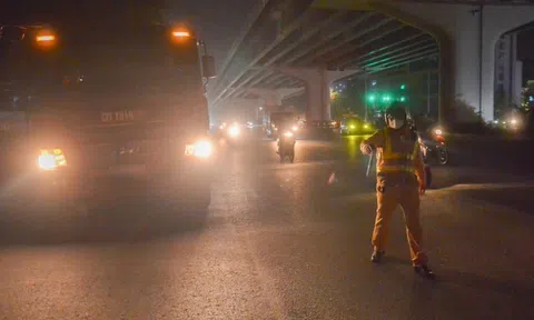 Những cái “bẫy” từ xe chở vật liệu xây dựng