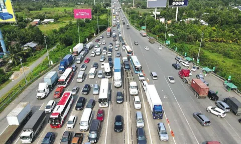 Đề xuất cấm xe đầu kéo vào cao tốc Long Thành giờ cao điểm