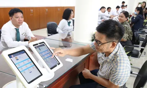 UBND TP.HCM thông báo không nhận hồ sơ giấy từ các đơn vị