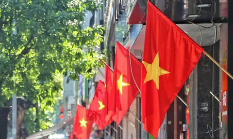 Hà Nội: Rực rỡ cờ hoa ngày Quốc khánh 2/9