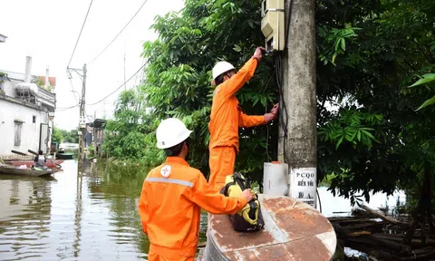 Hà Nội: Cấp điện trở lại ngay khi nước rút