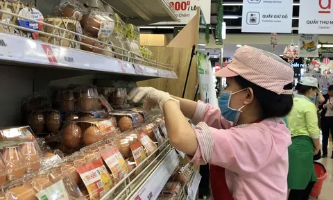 TP.HCM: Giá thực phẩm tại chợ tăng, người dân đi siêu thị “săn” khuyến mãi