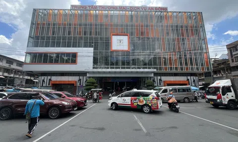 Chợ bán buôn lớn nhất TP.HCM mở lại sau khi đóng cửa “né” kiểm tra