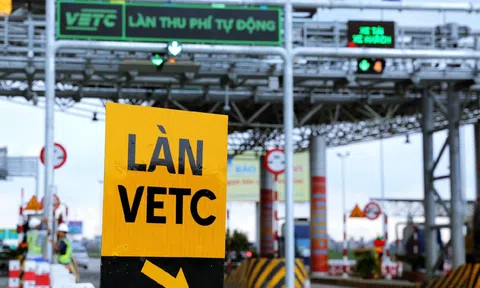 Hơn 320.000 phương tiện hết tiền tài khoản ETC khiến trạm thu phí ùn ứ