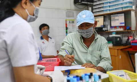 Áp lực "đè" quỹ BHYT khi hơn 88 triệu lượt khám trong 6 tháng đầu năm