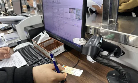 Người dân chỉ cần mang căn cước gắn chip khi đi khám chữa bệnh BHYT