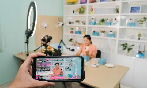 Trốn thuế khi livestreams bán hàng sẽ bị chuyển hồ sơ sang công an