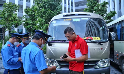 Hà Nội tăng cường kiểm tra xe đưa đón học sinh trước năm học mới