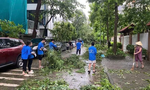 Đường sắt miễn phí vận chuyển 100 tình nguyện viên từ Huế ra Bắc khắc phục sau bão
