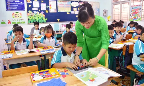 Đề xuất con của giáo viên được miễn toàn bộ học phí gây tranh cãi