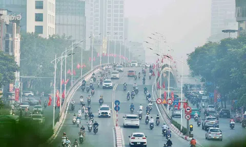 Chuyên gia lưu ý gì khi Hà Nội vào mùa ô nhiễm không khí, bầu trời mù mịt như sương?