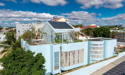 "Lâu đài xanh" thiết kế phong thủy với cấu trúc tường cao lạ mắt