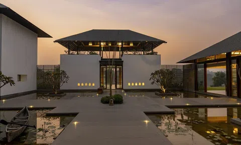 Kiến trúc phá cách của căn biệt thự ven sông tạo nên cảm giác yên bình