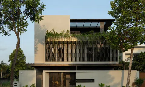 Độc đáo căn nhà rộng 247 m2 có tới ba lớp chống nóng ở Bình Dương