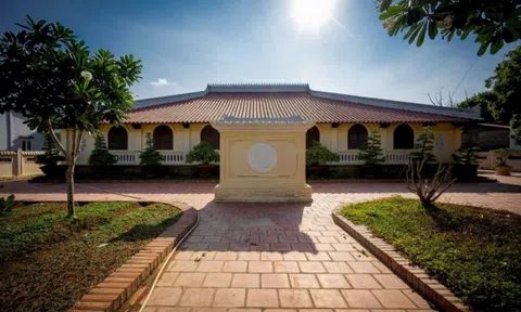 Độc đáo kiến trúc ngôi nhà trăm tuổi được xây dựng bởi một tri huyện giàu có