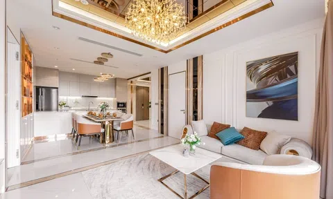 Đập vách ngăn tường để cải tạo căn hộ 135 m2 "sang, xịn, mịn"