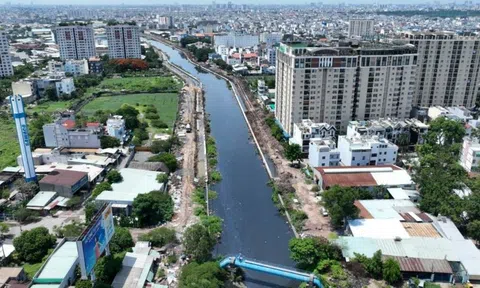 Tuyến kênh dài nhất TP. HCM "lột xác" sau hơn 1 năm cải tạo