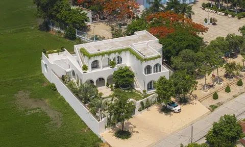 Khu vườn 500 m2, điểm nhấn xoa dịu nắng gắt của căn biệt thự hướng Tây