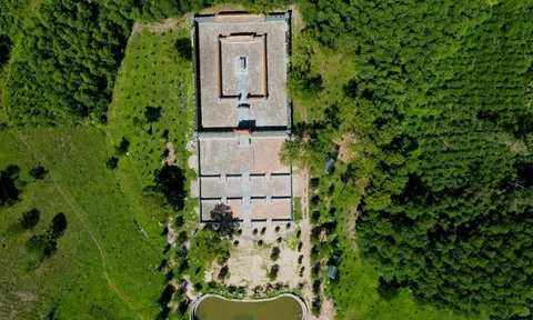 Khám phá kiến trúc độc đáo của lăng Hoàng thái hậu Từ Dũ ẩn mình giữa rừng thông