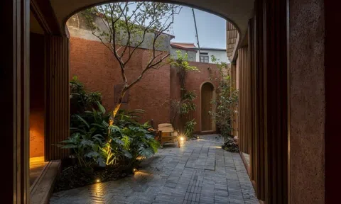 Thiết kế thông minh trên mảnh đất méo tạo ra nhiều bất ngờ cho ngôi nhà tại Hà Nội