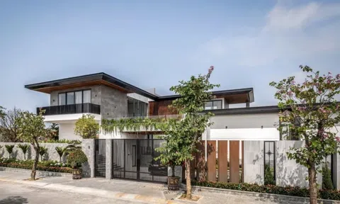 Biệt thự 1.000m2 sang trọng xây trên 7 lô đất có thác nước chảy bên trong