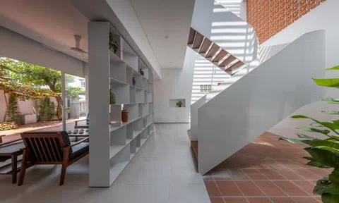 Ấn tượng với "giao diện" của ngôi nhà hiện đại sử dụng gạch ngói đỏ truyền thống