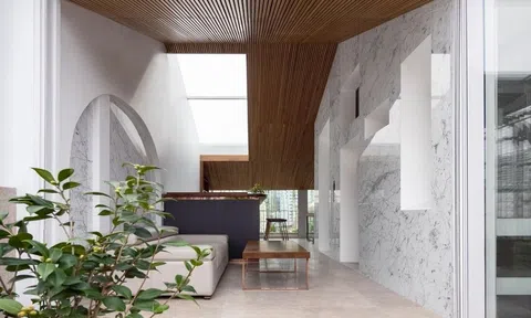 Gia chủ mạnh dạn "cắt" 4 tầng trên cùng của shophouse để làm không gian sinh hoạt riêng