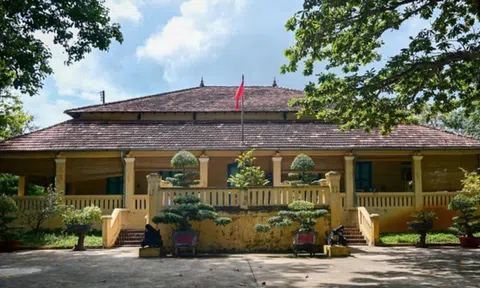 Khung cảnh xa hoa đậm kiến trúc Pháp trong dinh Chúa Đảo rộng gần 20.000m2