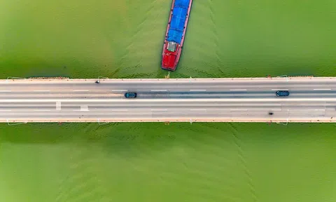 Cận cảnh cây cầu vượt sông dài nhất Việt Nam