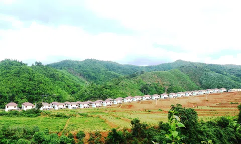 Cận cảnh ngôi làng nghĩa tình khiến cuộc sống bà con vùng sạt lở Quảng Trị “đổi đời”