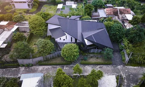 Mê mẩn kiến trúc ấn tượng của căn nhà hình cánh diều chao lượn ở Đồng Nai