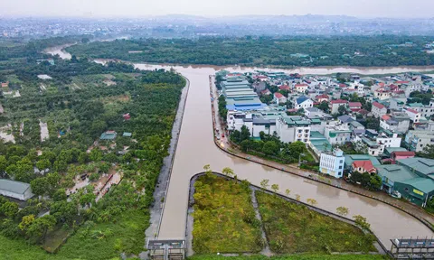 Dự án thoát nước hơn 7.400 tỷ thi công ì ạch, dân Hà Nội gồng mình chống ngập lụt