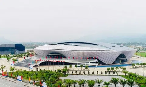 “Cung Con Rùa” - công trình kiến trúc biểu tượng của Quảng Ninh đang tích cực sửa chữa sau bão số 3