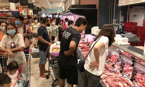 Doanh thu siêu thị tăng vọt nhờ người dân ồ ạt vào tránh nóng