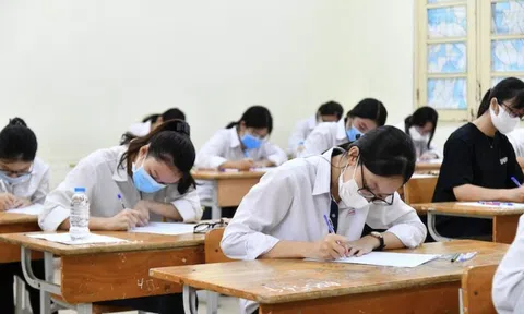 Hà Nội: Cấm vận động học sinh không thi vào trường cấp 3 công lập