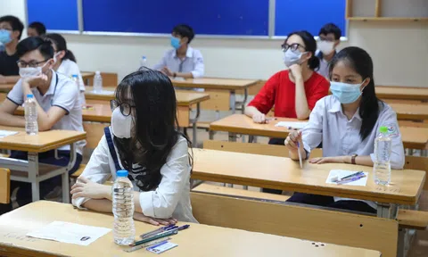 Tỷ lệ "chọi" vào lớp 10 trường chuyên Hà Nội giảm mạnh