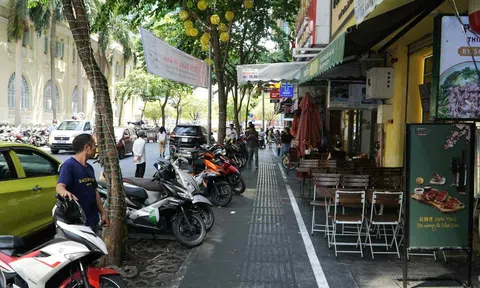 TP HCM: Quận 1 sẽ “hợp thức hóa” hoạt động buôn bán trên vỉa hè