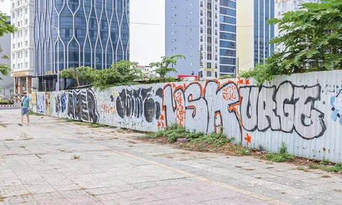 TP.HCM: Nạn vẽ bậy tái diễn tràn làn trên đường phố