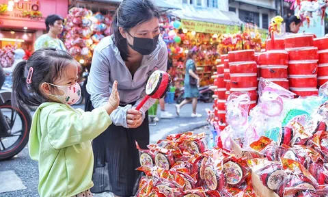 Thị trường đồ chơi tấp nập sát ngày Tết thiếu nhi 1/6