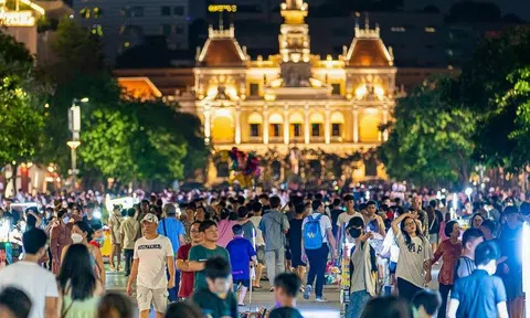 TP. HCM; Doanh thu du lịch 6 tháng đầu năm đạt gần 93.000 tỷ đồng